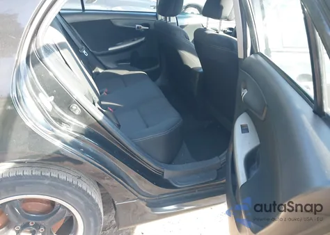 2013 Toyota Corolla S z USA, uszkodzony, nr VIN 2T1BU4EE9DC041229